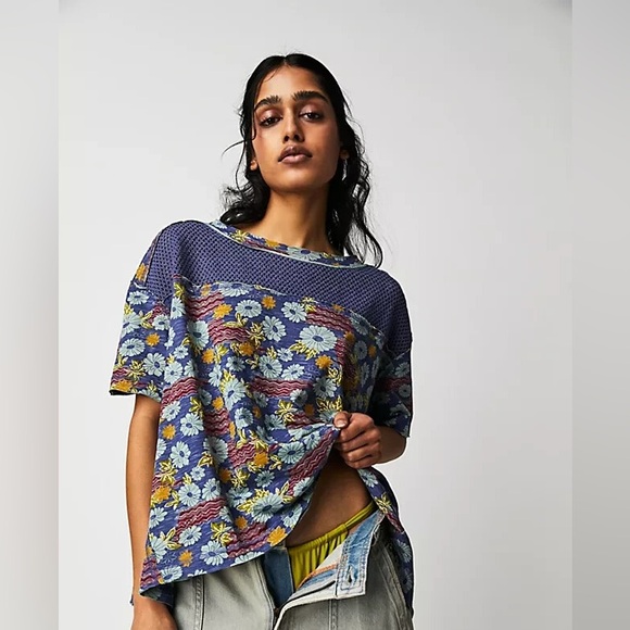 Free People Tops - FREE PEOPLE Beach Dreamin Tee / Blue Combo